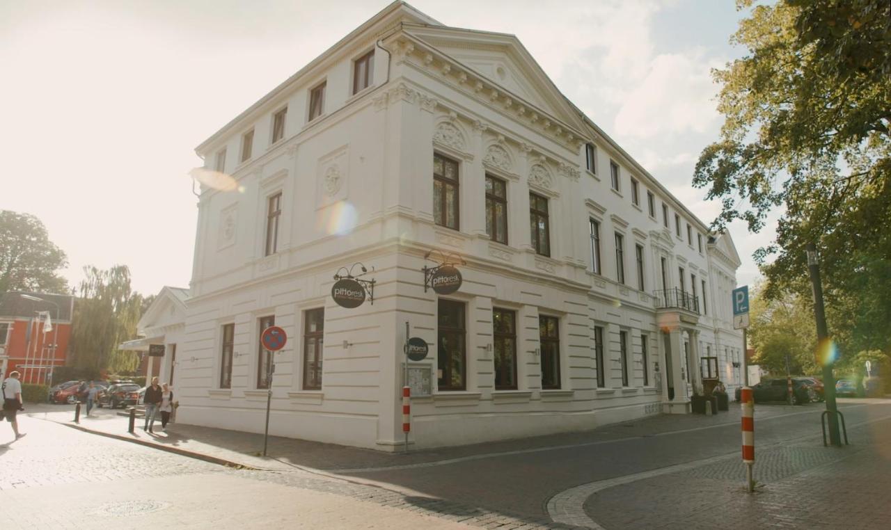Hotel Am Schloss Ауріх Екстер'єр фото