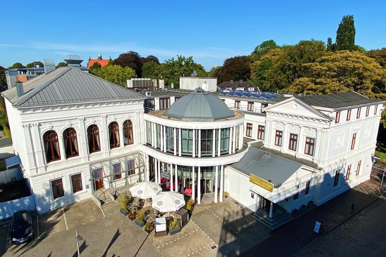 Hotel Am Schloss Ауріх Екстер'єр фото