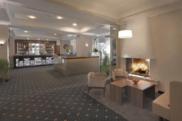 Hotel Am Schloss Ауріх Екстер'єр фото