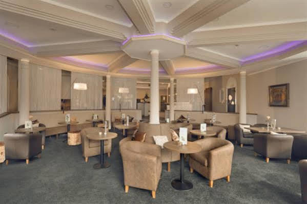 Hotel Am Schloss Ауріх Екстер'єр фото